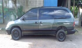 Chrysler Voyager 1998, un minivan en venta en Managua, Managua