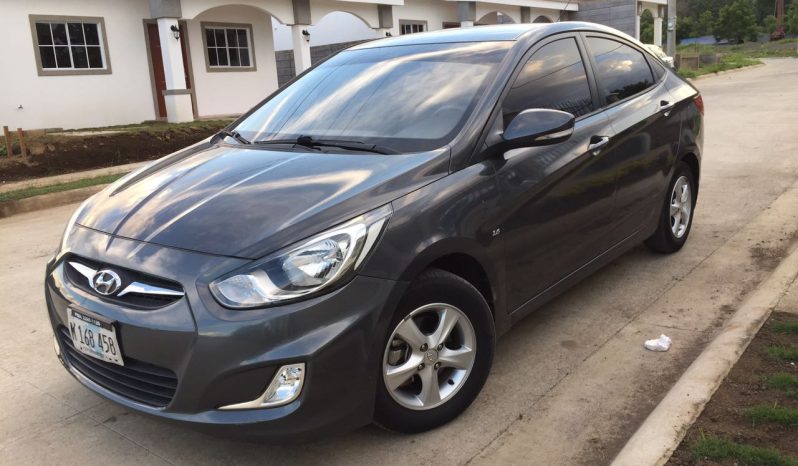 Usados: Hyundai Accent 2012 en Managua lleno