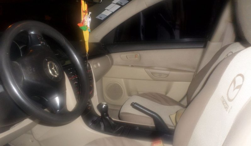 Vendo Mazda3 2005 por motivo de viaje lleno