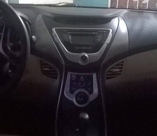 Usados: Hyundai Elantra 2011 en Managua lleno
