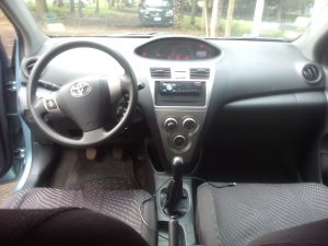 Toyota Yaris 2013 en excelente estado. Único Dueño. Comprado en AutoNica. Chequeos en agencia. Azul Metálico. Precio $10,500 Negociable. Mayor Información al Número: 82366826.