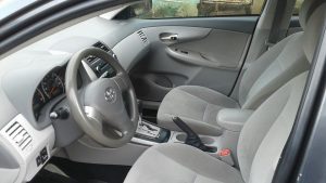 Toyota Corolla 2010 ubicado en Lindavista, Managua SE VENDE TOYOTA COROLLA LE AÑO 2010. AUTOMÁTICO EN MUY EXCELENTE ESTADO SOLO DE MONTARSE ÚNICO DUEÑO CON SUS DOCUMENTOS EN REGLA, CON AIRE ACONDICIONADO EN EXCELENTE ESTADO. EL CARRITO ESTA NÍTIDO.