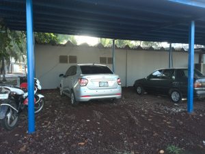 Hyundai GrandI10 año 2016 .- Vehículo de buena presencia, con 34600 km recorridos, en excelentes condiciones, súper económico. Radio con cd player, mp3, conexión auxiliar, entrada para USB y ipod, vidrios polarizados, color plateado.
