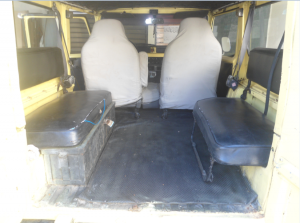 Toyota Land Cruiser 1984 ubicado en Toyota Land Cruiser 1984 Motor B 3.0 Diesel Recién Overholiado con 4 cilindros. Llantas nuevas, 4X4, Vagón trasero muy amplio, hecho para 7 pasajeros, con 4 velocidades más retroceso.
