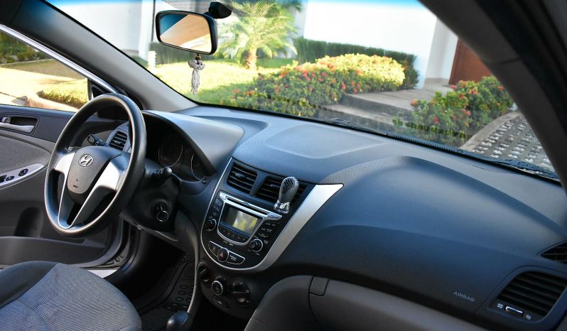 Usados: Hyundai Accent 2012 en Managua lleno