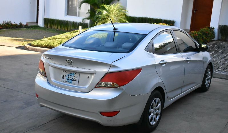 Usados: Hyundai Accent 2012 en Managua lleno