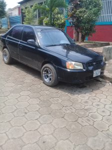 Hyundai Accent 2001 color negro en buen estado negociable Condición excelente, Poco uso, No presenta choques, Documentos en regla, Llantas nuevas
