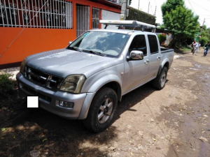 Isuzu D-Max 2005 en Managua SE VENDE CAMIONETA ISUZU 2005 4X4 AUTOMATICA, CON SU AIRE ACONDICIONADO, ASIENTOS FORRADOS, CANASTERA ENTRE OTRAS EXTRAS. SE VENDE POR MOTIVO DE VIAJE.