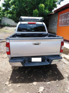 Isuzu D-Max 2005 en Managua SE VENDE CAMIONETA ISUZU 2005 4X4 AUTOMATICA, CON SU AIRE ACONDICIONADO, ASIENTOS FORRADOS, CANASTERA ENTRE OTRAS EXTRAS. SE VENDE POR MOTIVO DE VIAJE.