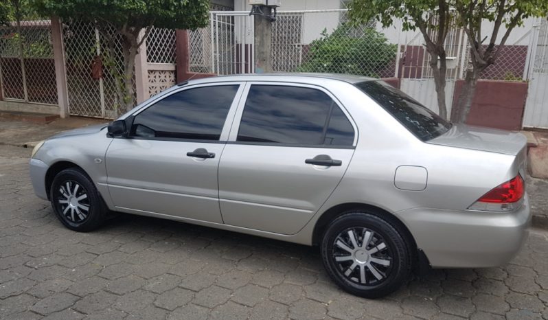 Mitsubishi Lancer 2006 usado ubicado en Nicaragua MODELO 2006 MECANICO MOTOR 1.3 - ECONOMICO EN CONSUMO DE COMBUSTIBLE CAJA DE 5 VELOCIDADES MAS RETROCESO
