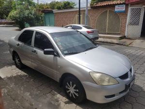 Mitsubishi Lancer 2006 usado ubicado en Nicaragua MODELO 2006 MECANICO MOTOR 1.3 - ECONOMICO EN CONSUMO DE COMBUSTIBLE CAJA DE 5 VELOCIDADES MAS RETROCESO