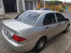 Mitsubishi Lancer 2006 usado ubicado en Nicaragua MODELO 2006 MECANICO MOTOR 1.3 - ECONOMICO EN CONSUMO DE COMBUSTIBLE CAJA DE 5 VELOCIDADES MAS RETROCESO