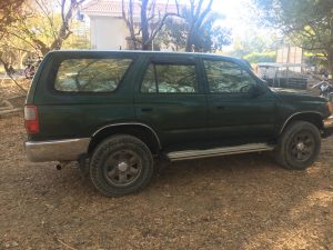 Toyota 4runner 2000 Negociable!!! SE VENDE 4RUNNER 4*4por motivo de trabajo vendo camioneta 4runner 4*4 año 2000, Diesel en perfectas condiciones, A/C , unica dueña,, llantas recientemente compradas , super economica, poco km Condición excelente