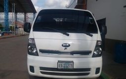 KIA 2700 2016 Condición excelente, No presenta choques, Reproductor DVD, Documentos en regla, Llantas nuevas