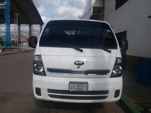 KIA 2700 2016 Condición excelente, No presenta choques, Reproductor DVD, Documentos en regla, Llantas nuevas