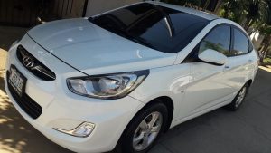 Hyundai Accent 2012. Se vende accent blue 2012 mecánico impecable sin detalles solo de montarse nunca chocado versión full rines de lujo ,115,000 km ,polarizado,