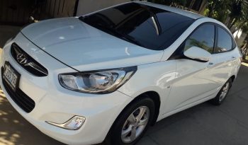Hyundai Accent 2012. Se vende accent blue 2012 mecánico impecable sin detalles solo de montarse nunca chocado versión full rines de lujo ,115,000 km ,polarizado,