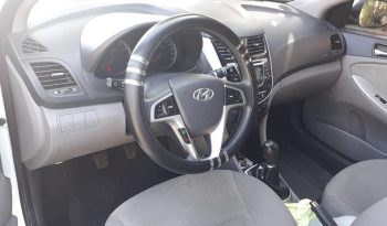 Hyundai Accent 2012 lleno